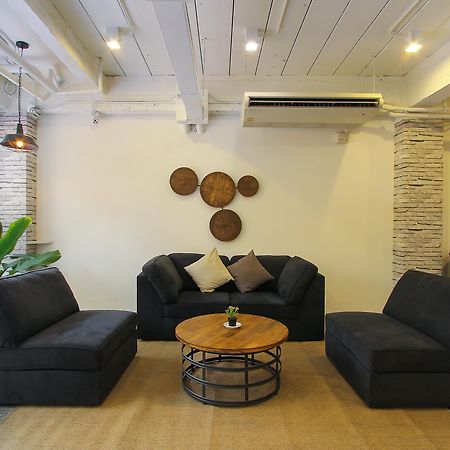 Pula Silom Hotel Банкок Екстериор снимка