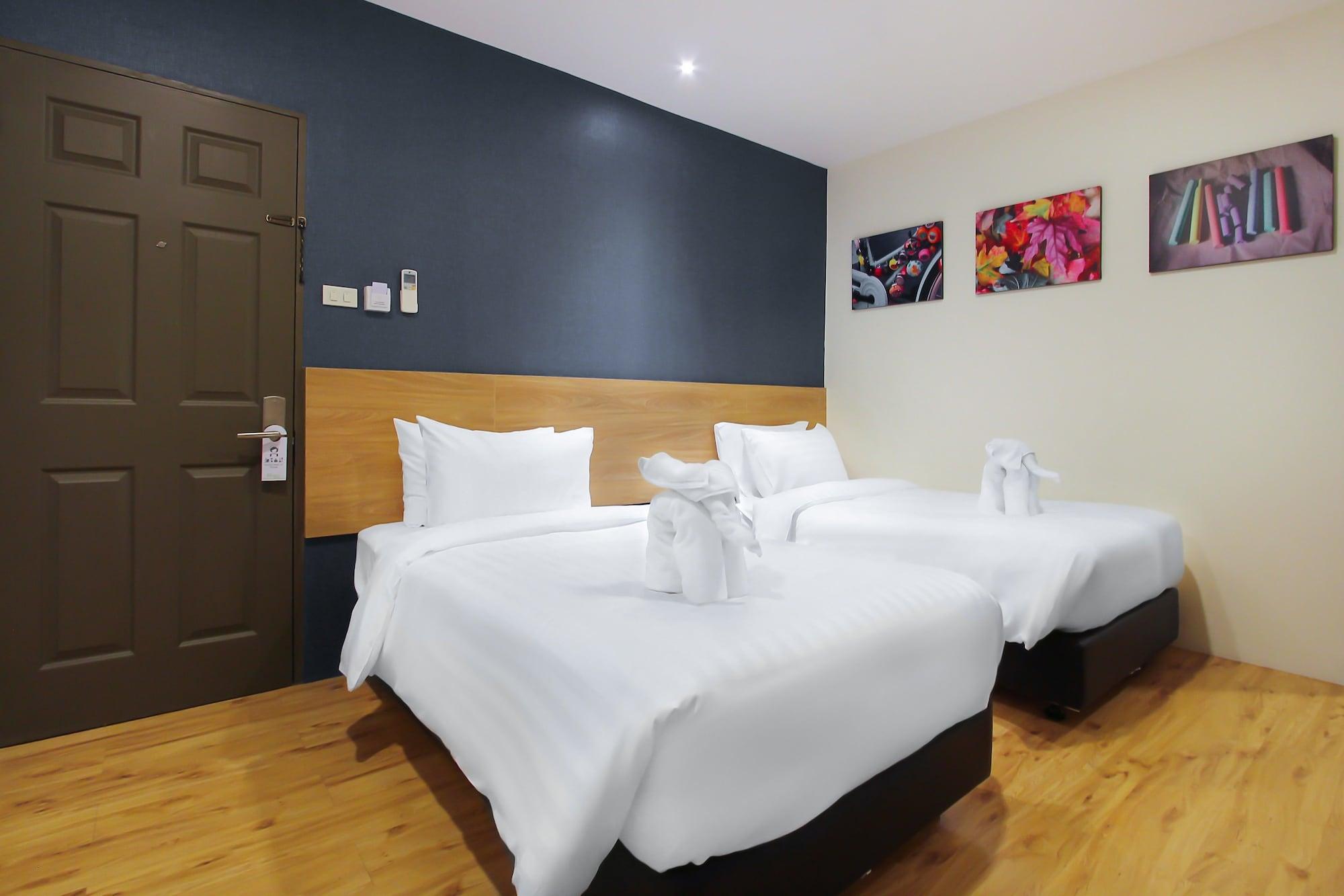Pula Silom Hotel Банкок Екстериор снимка