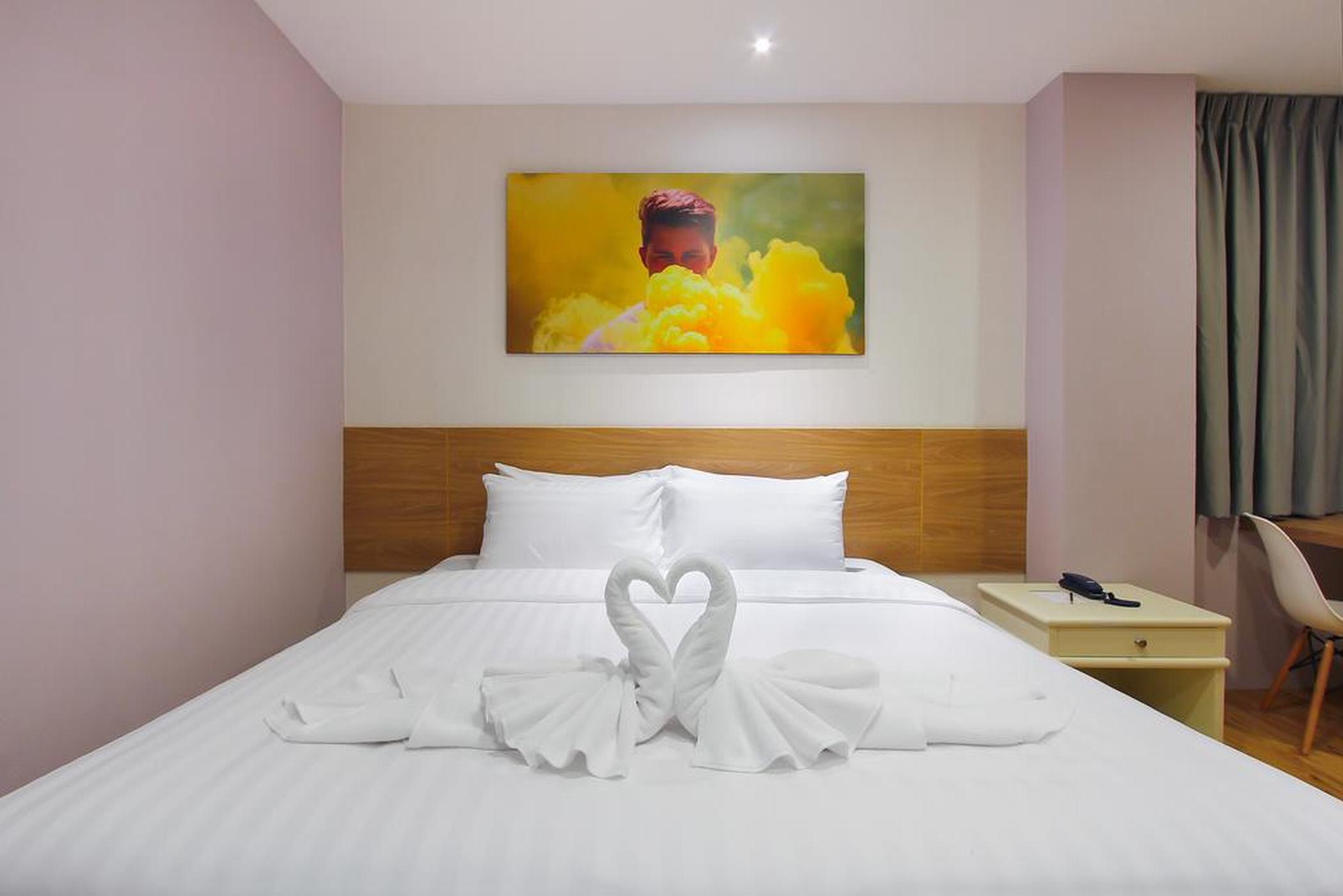 Pula Silom Hotel Банкок Екстериор снимка