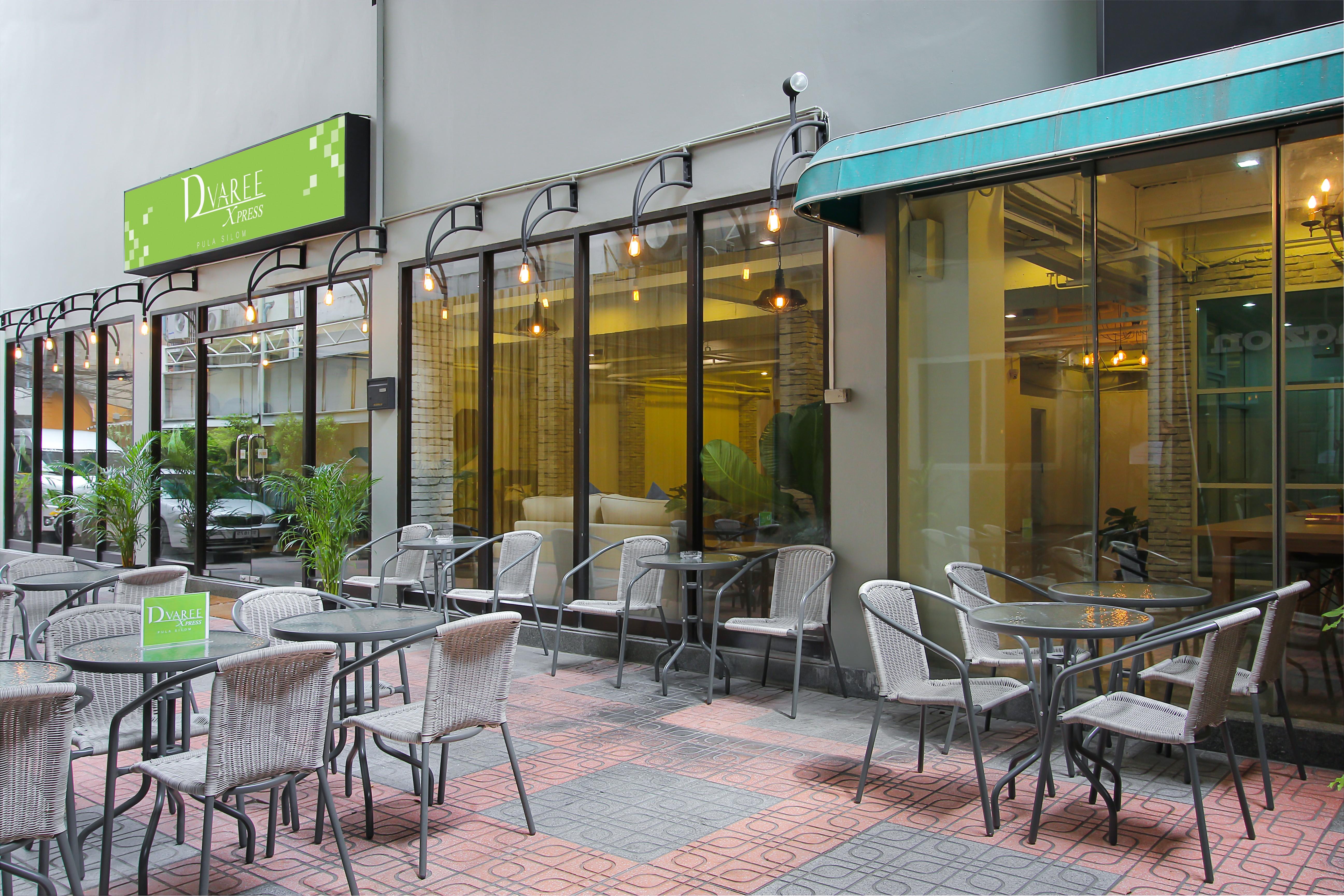 Pula Silom Hotel Банкок Екстериор снимка