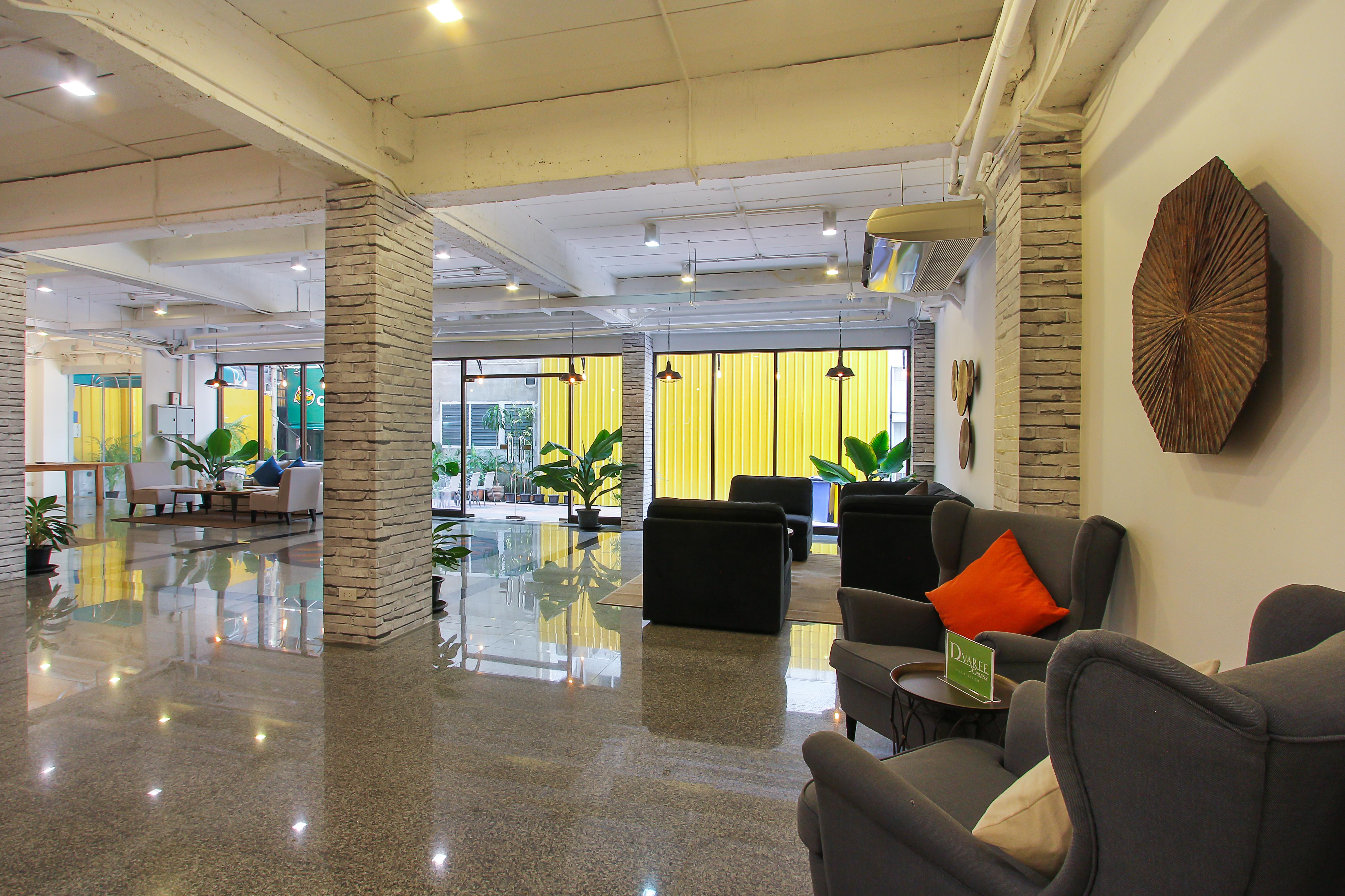 Pula Silom Hotel Банкок Екстериор снимка
