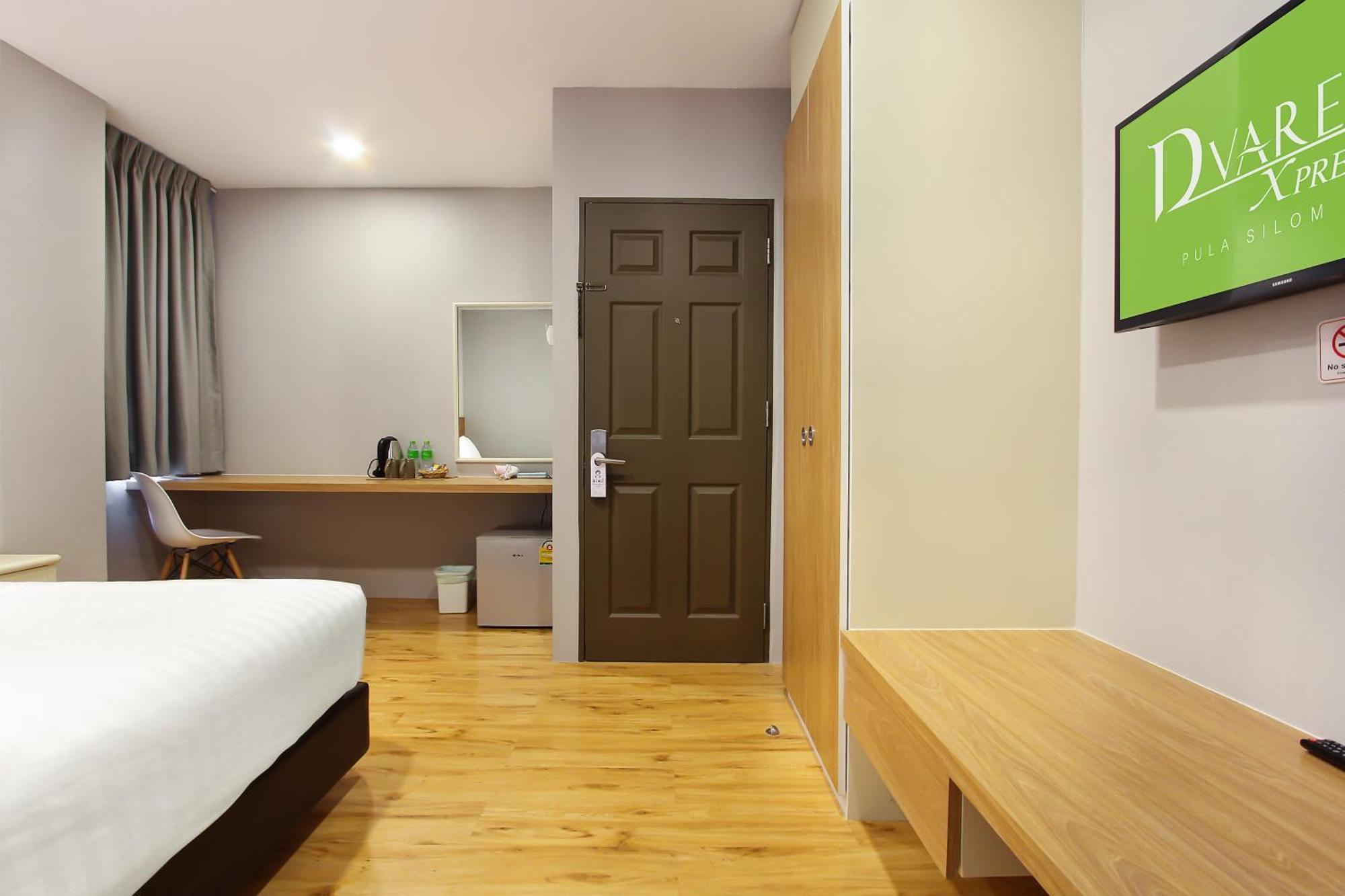 Pula Silom Hotel Банкок Екстериор снимка