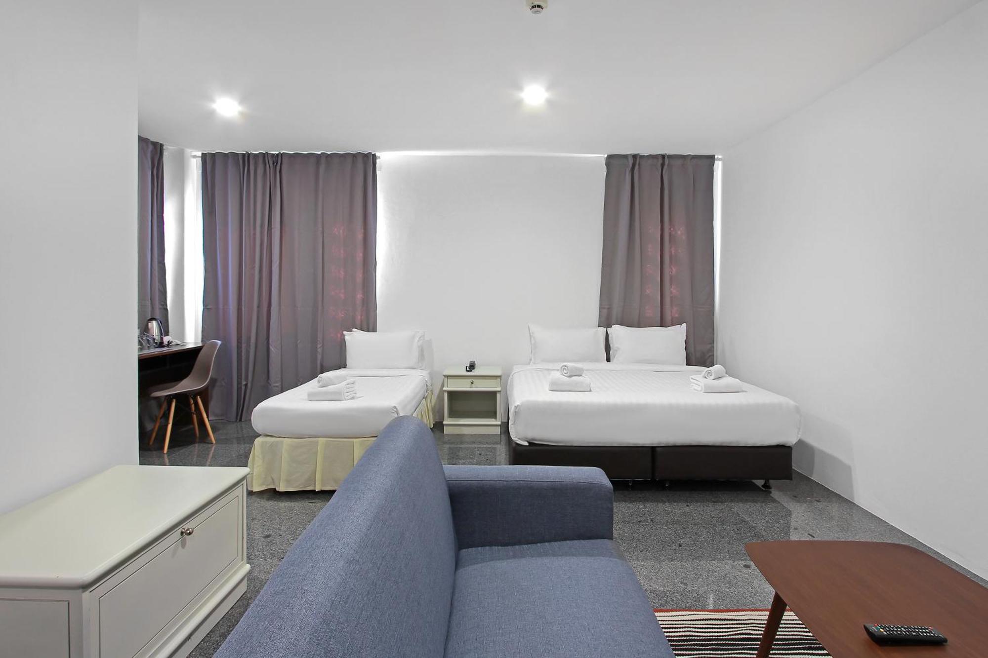 Pula Silom Hotel Банкок Стая снимка