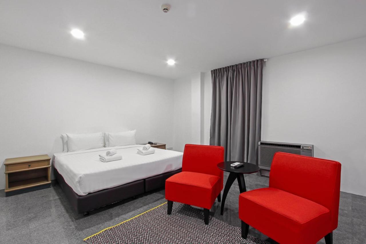 Pula Silom Hotel Банкок Стая снимка