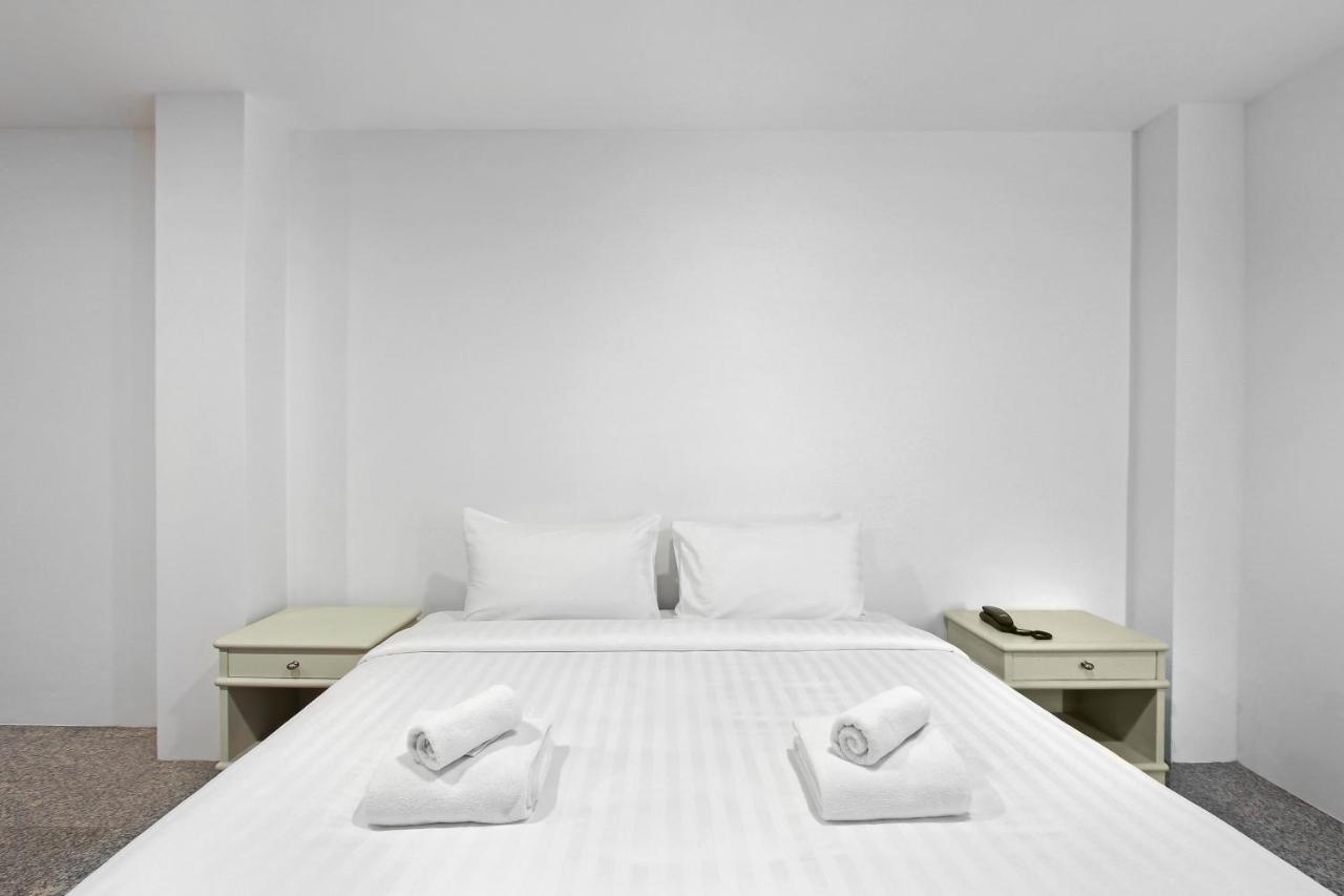 Pula Silom Hotel Банкок Стая снимка